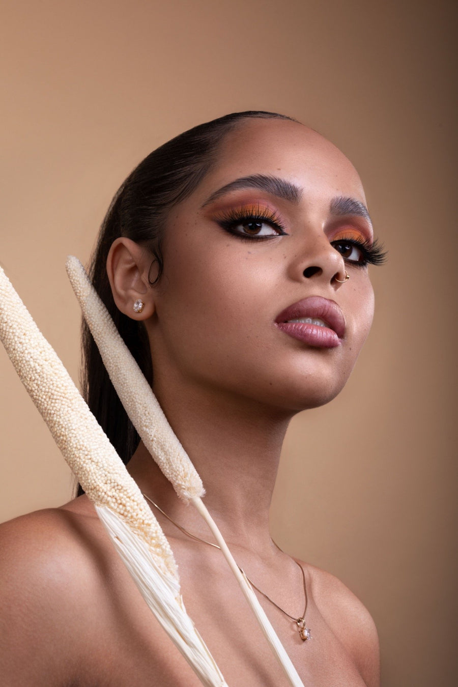 Beauty-Look mit der Luvia Sunset Nova Farbwelt