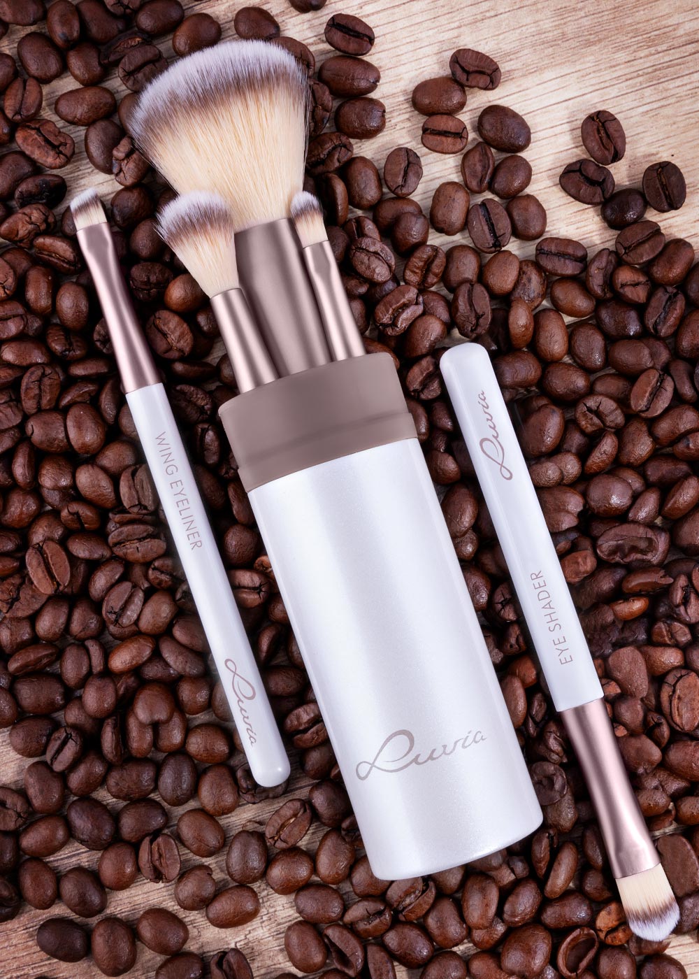 Our best vegan travel brush set 2025 – 5-piece with smart holder Our best vegan travel brush set 2025 – 5-piece with smart holder
